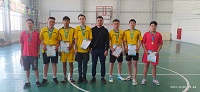 Финал по волейболу среди юношей и девушек